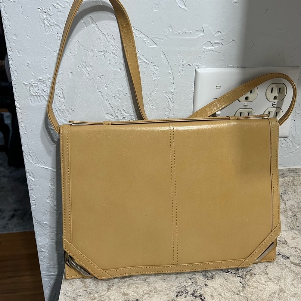 JOB Modell Vintage Tan Leather Shoulder Bag with Removable Strap